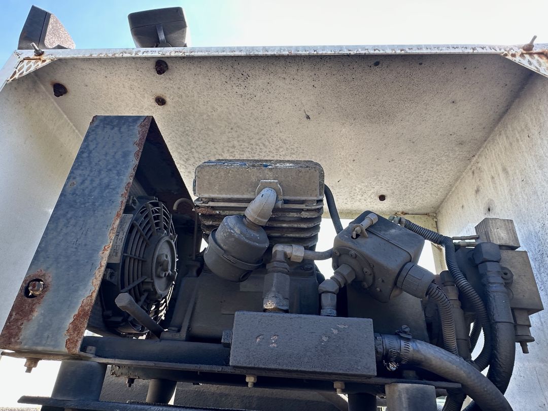 2003 FORD F650 Service Truck - Image 36